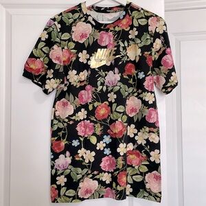 Nike floral tee, S